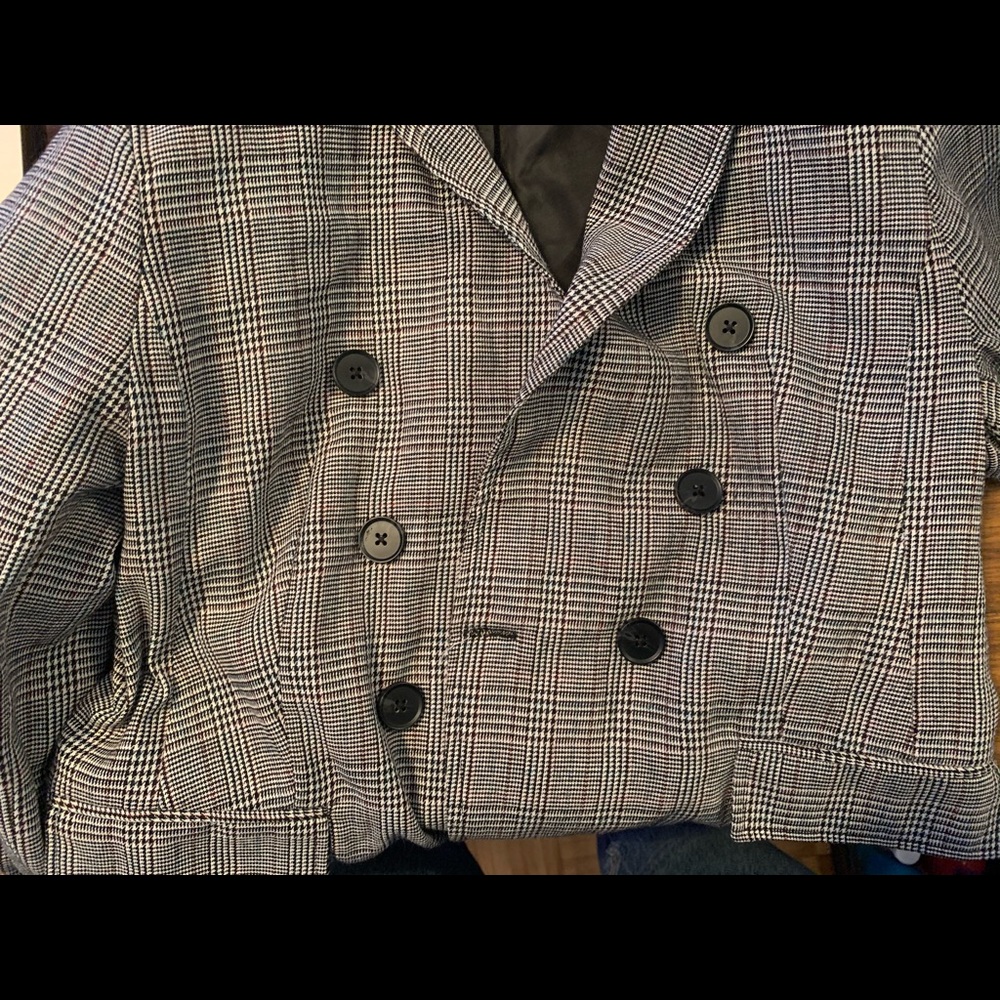 Blazer - Picture 3 of 4